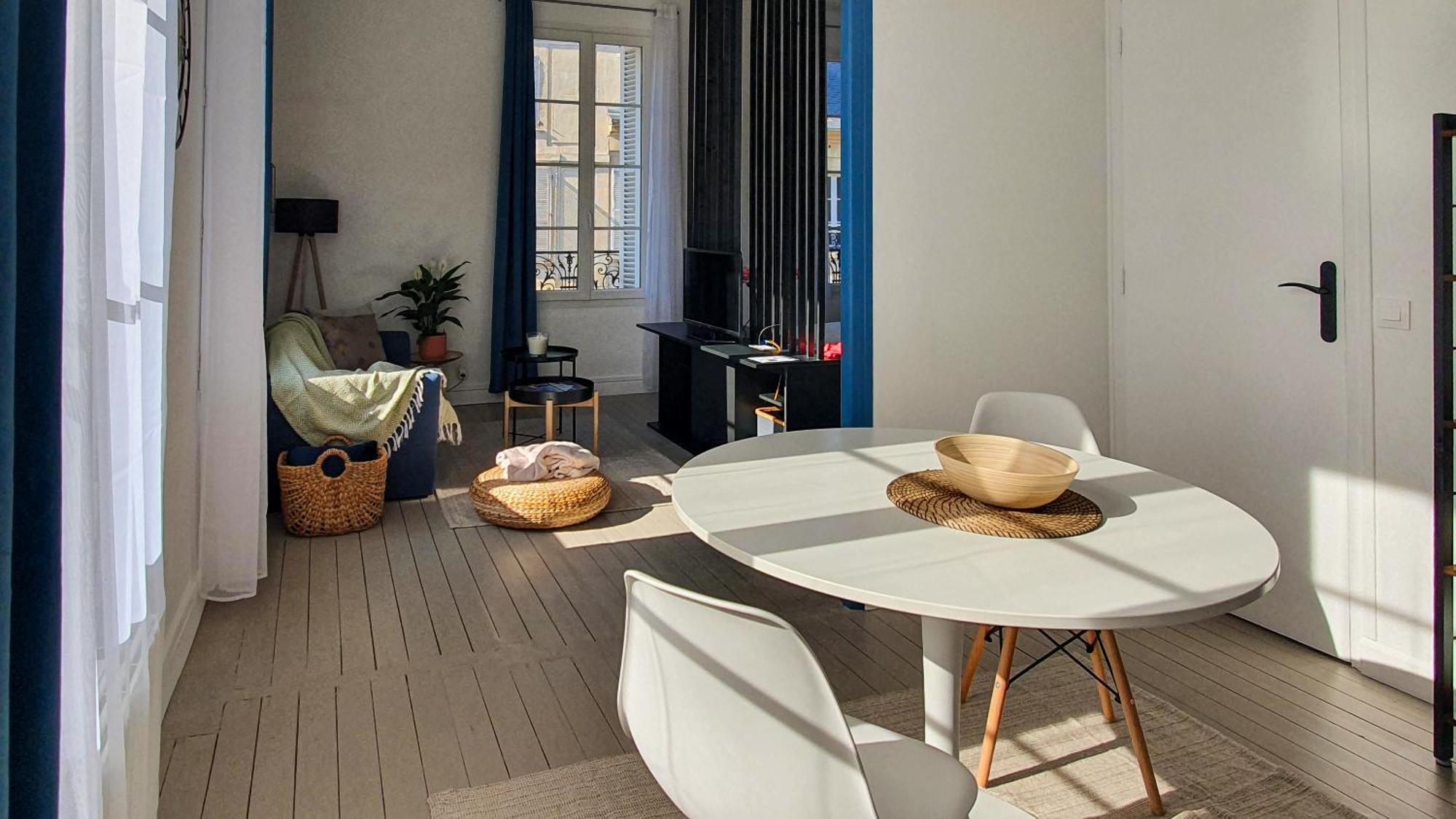 Charming Studio With View Of The Abbaye-Aux-Hommes Caen Camera foto