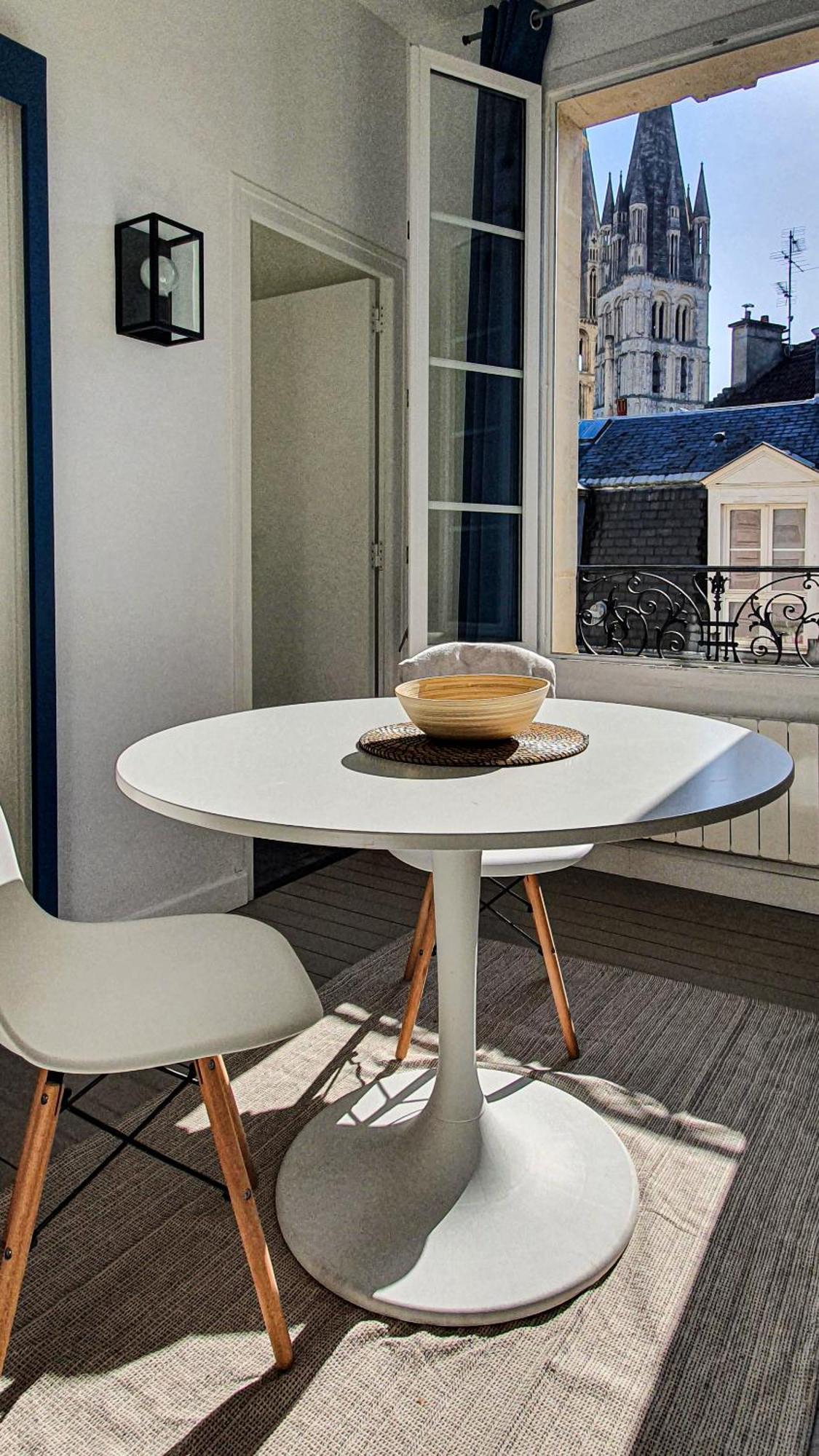 Charming Studio With View Of The Abbaye-Aux-Hommes Caen Camera foto